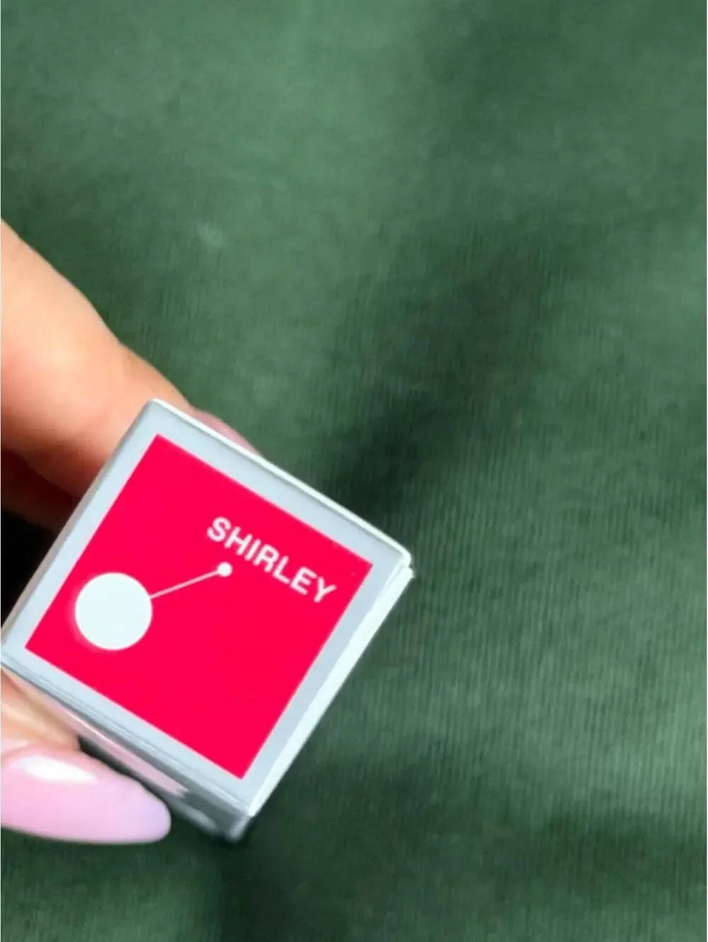 r.e.m. beauty / Essential Drip Glossy Balm / Shirley